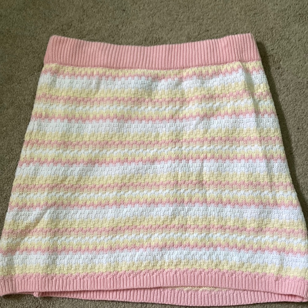 Crochet pink white and yellow skirt in Women’s L